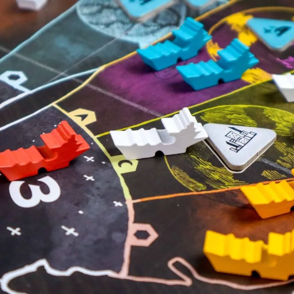 Arcs : Guerre et Déclin dans les Confins