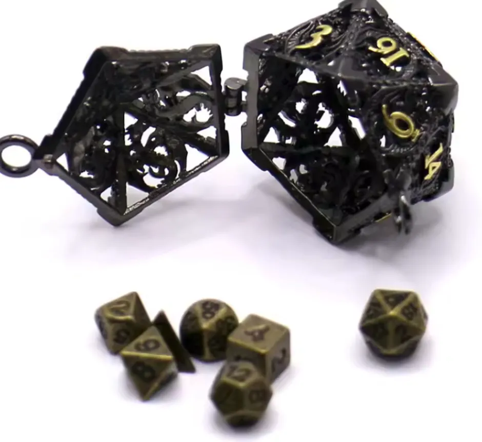 Porte-Clé D20 Noir - Écrin Contenant 7 mini dés métal